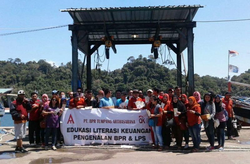 Kegiatan Edukasi untuk meningkatkan literasi kepada Nelayan di Sendangbiru